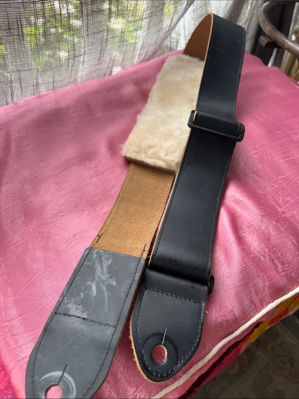 SMITH Black Leather Guitar Strap with Shearling Lining and Gold Logo